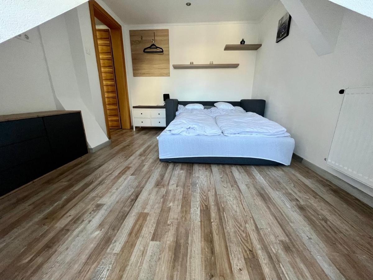 Rabbit Apartman Mosonmagyarovar Bagian luar foto