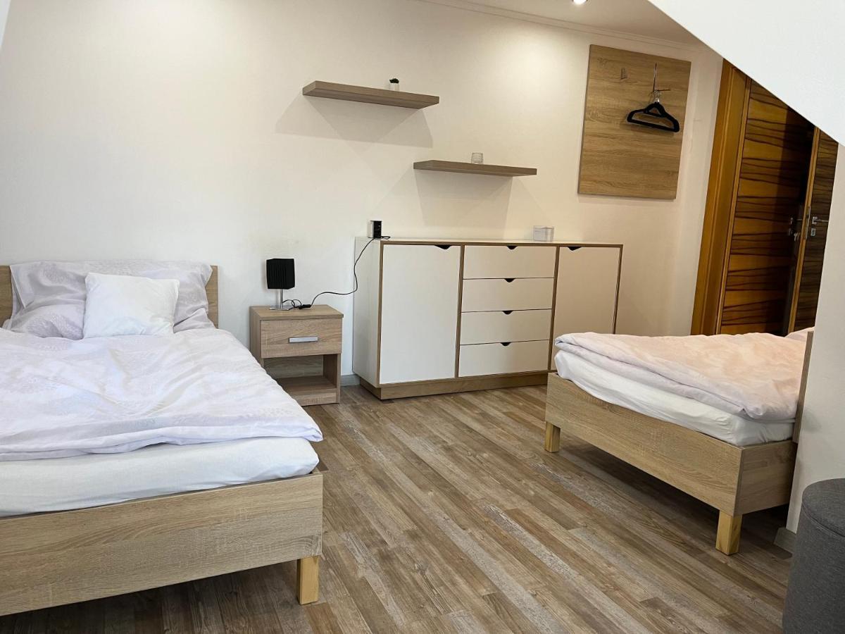 Rabbit Apartman Mosonmagyarovar Bagian luar foto