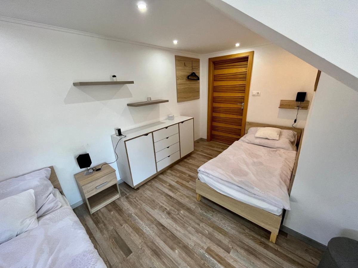 Rabbit Apartman Mosonmagyarovar Bagian luar foto