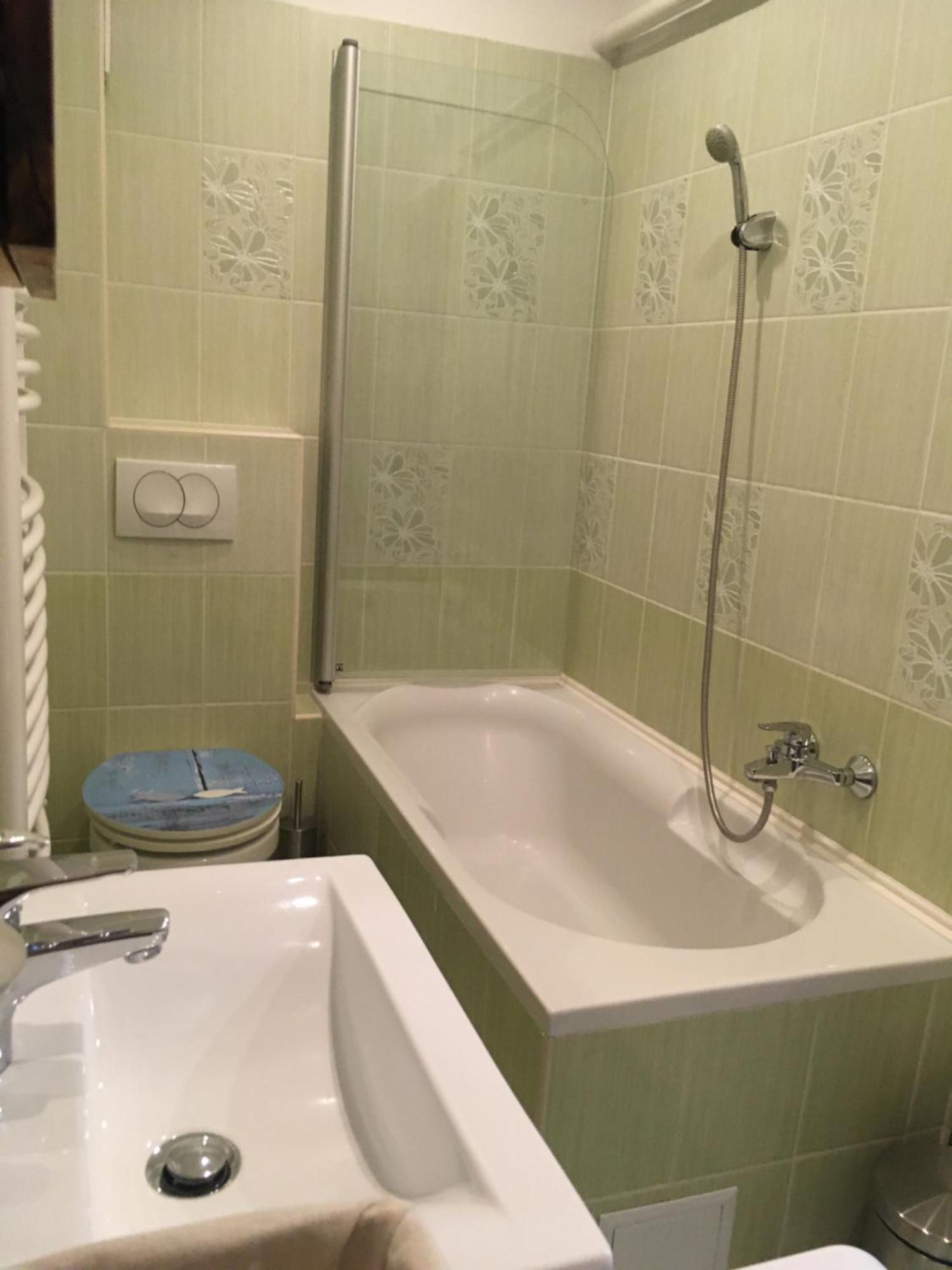 Rabbit Apartman Mosonmagyarovar Bagian luar foto